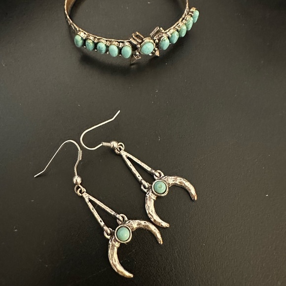 Free People Silver and Turquoise cuff and earring set Boho Country Chic - Picture 2 of 2